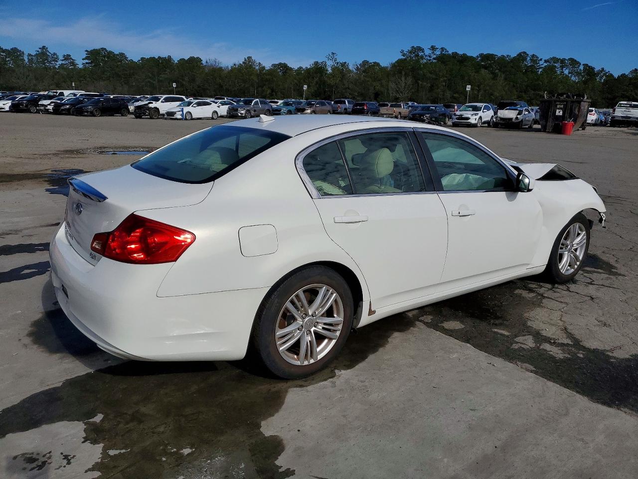 2013 INFINITI G37 BASE photo 3