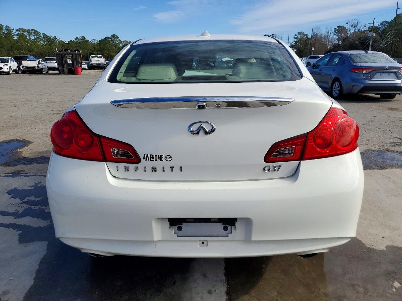 2013 INFINITI G37 BASE photo 6