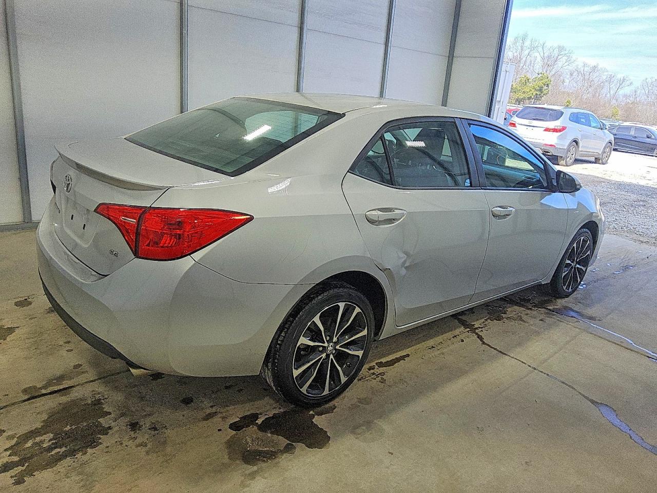 2019 TOYOTA COROLLA L photo 3