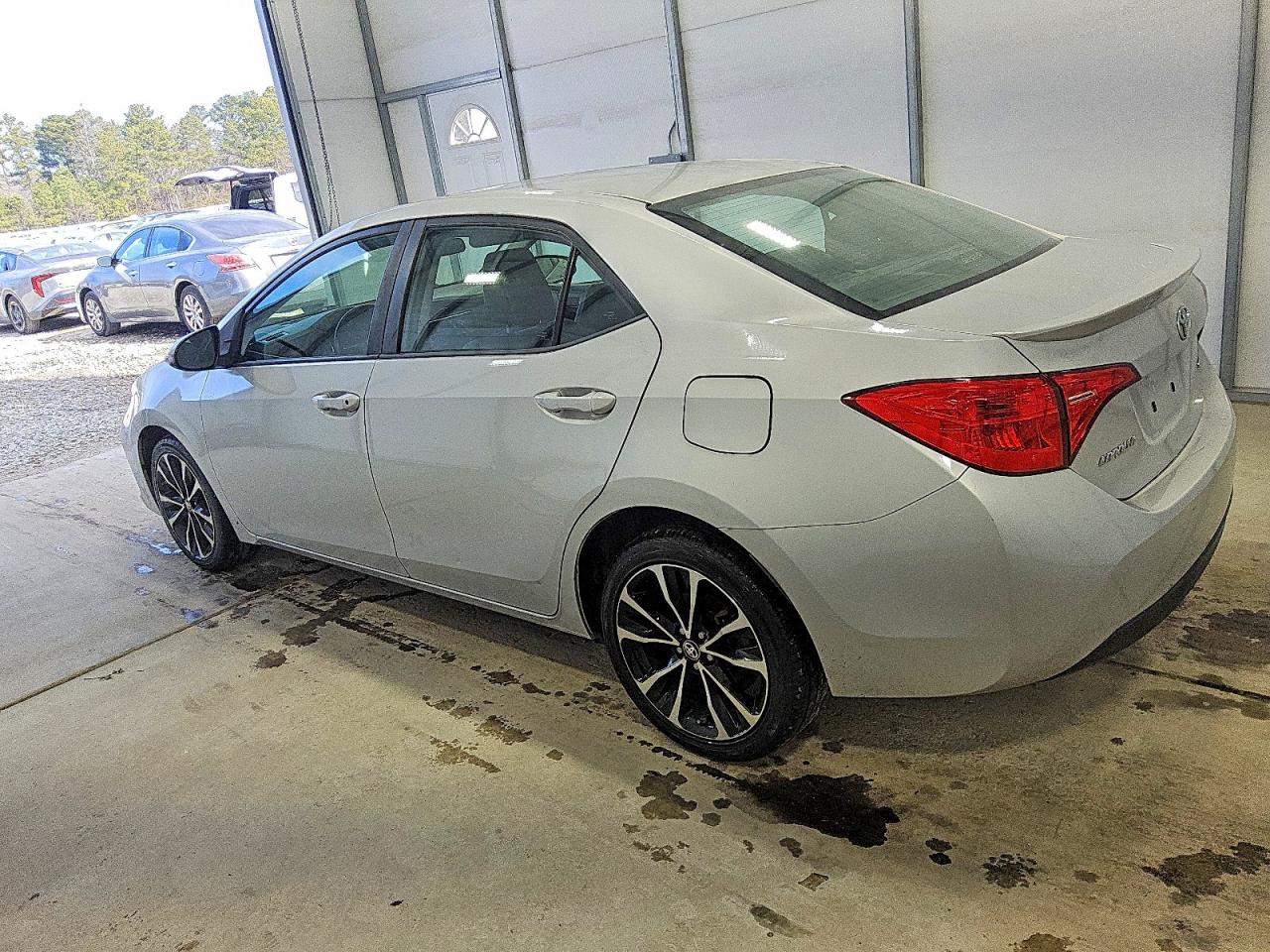 2019 TOYOTA COROLLA L photo 2