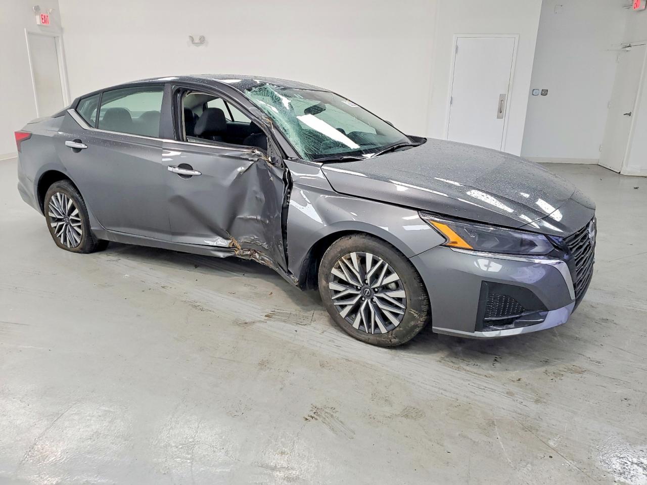 2025 NISSAN ALTIMA SV photo 4