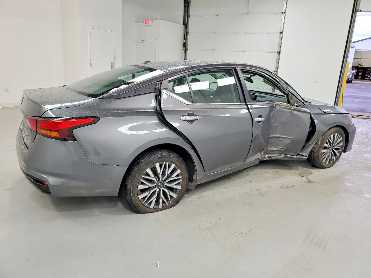 2025 NISSAN ALTIMA SV photo 3