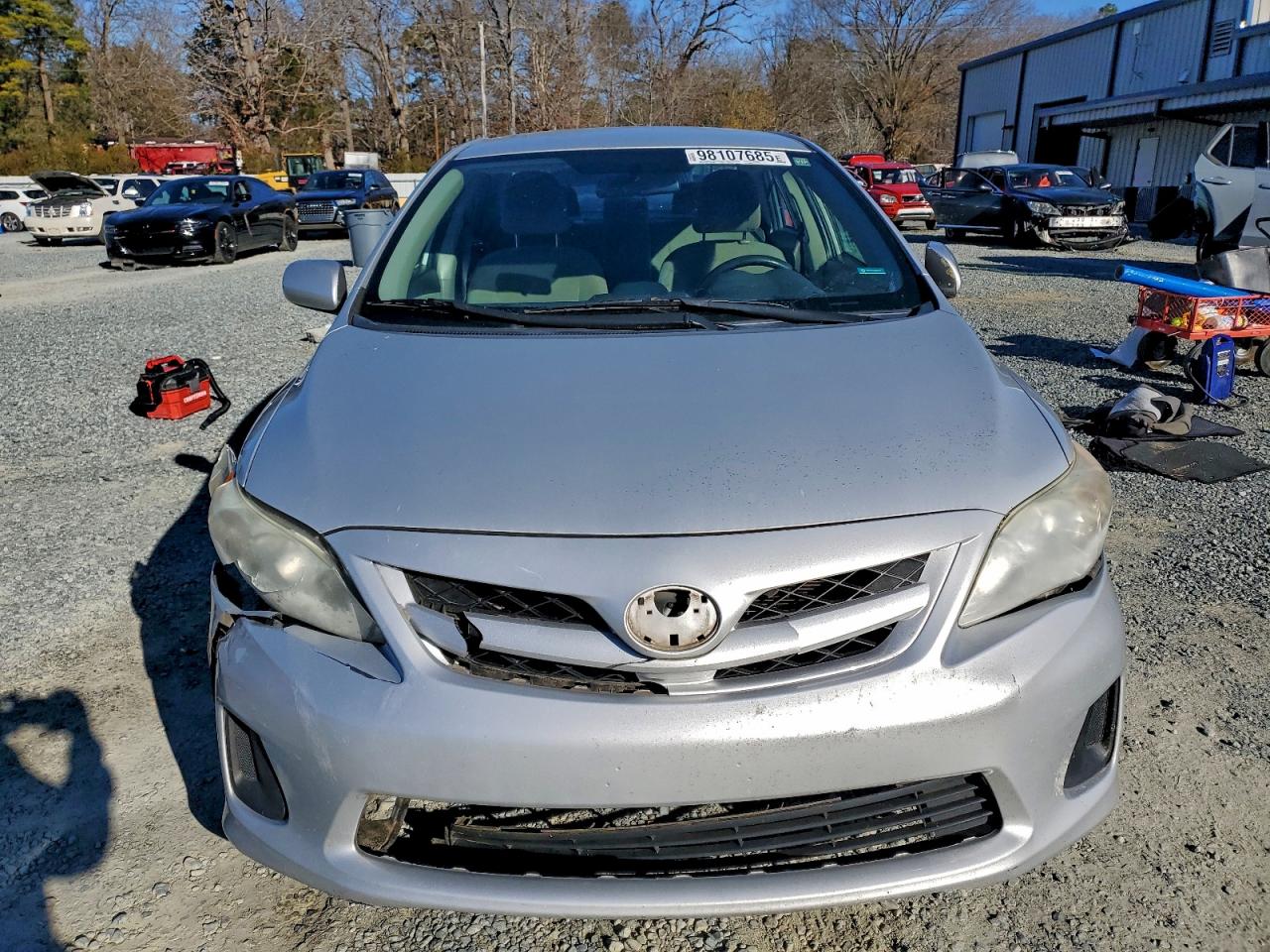 2013 TOYOTA COROLLA BASE photo 5