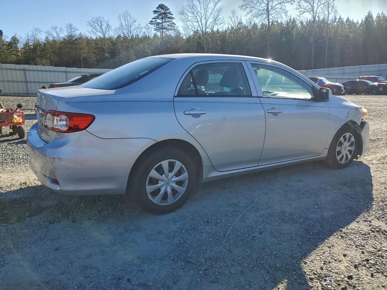 2013 TOYOTA COROLLA BASE photo 3