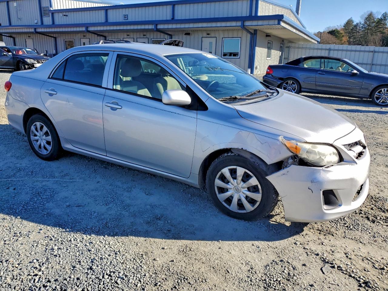 2013 TOYOTA COROLLA BASE photo 4