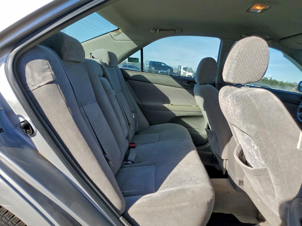 2004 TOYOTA CAMRY LE photo 10