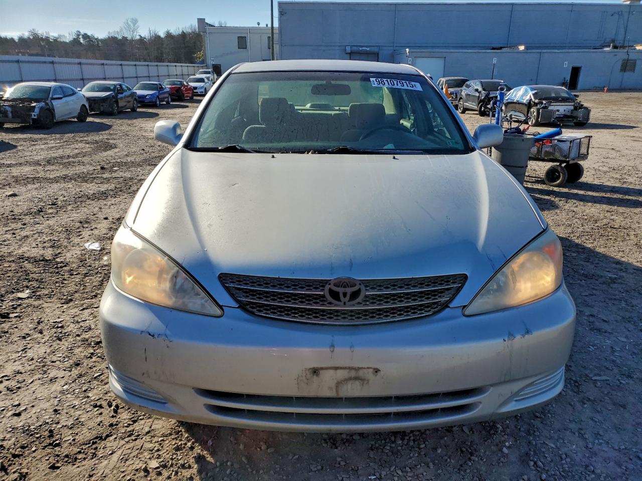 2004 TOYOTA CAMRY LE photo 5