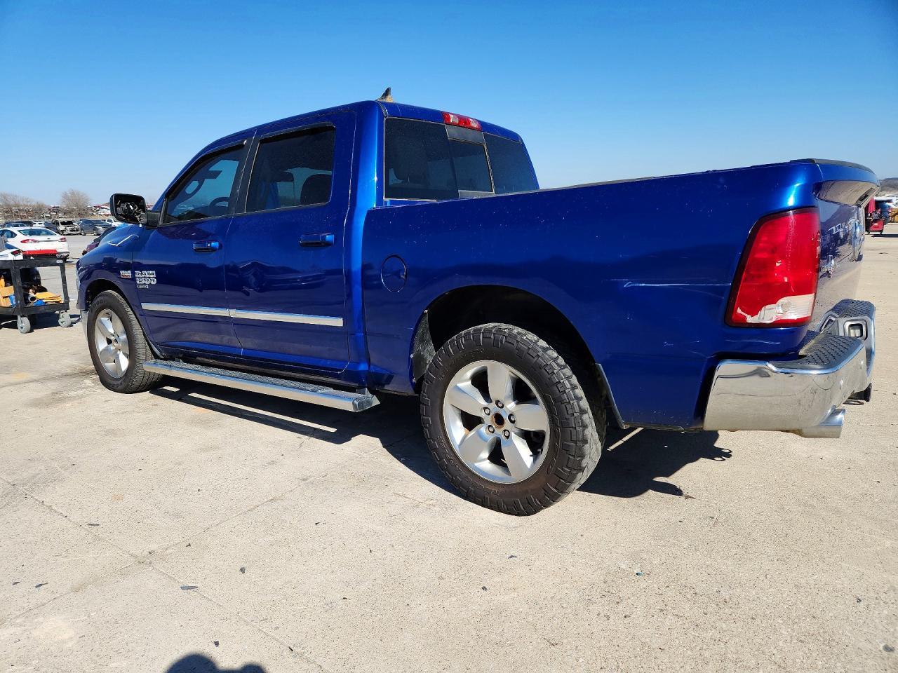 2019 RAM 1500 CLASSIC SLT photo 2