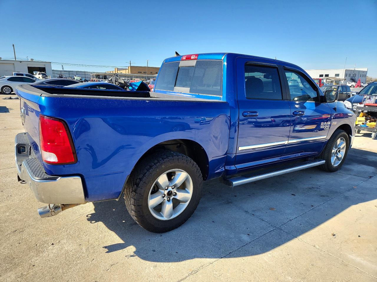 2019 RAM 1500 CLASSIC SLT photo 3