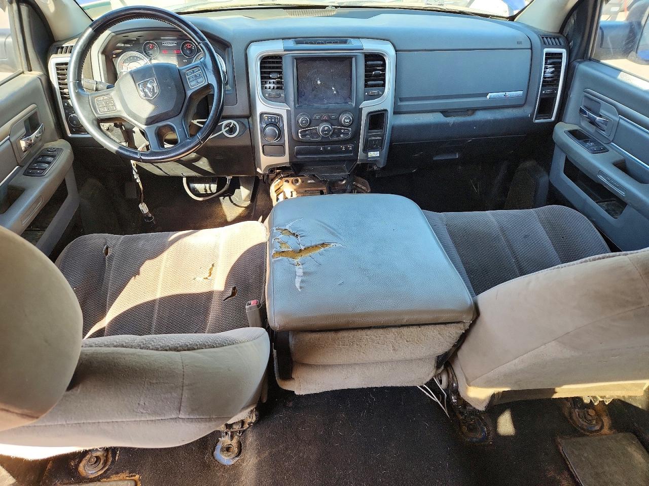2019 RAM 1500 CLASSIC SLT photo 8
