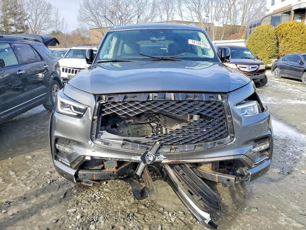 2021 INFINITI QX80 LUXE photo 5