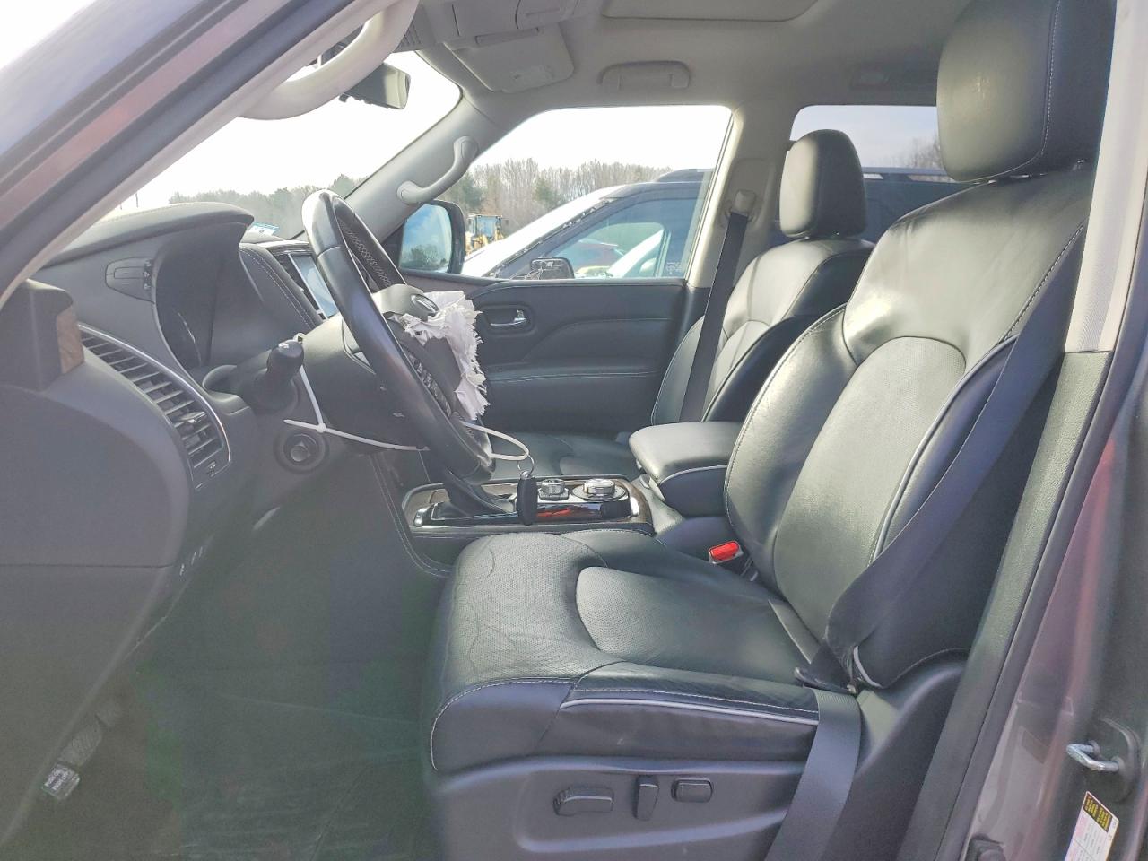 2021 INFINITI QX80 LUXE photo 7