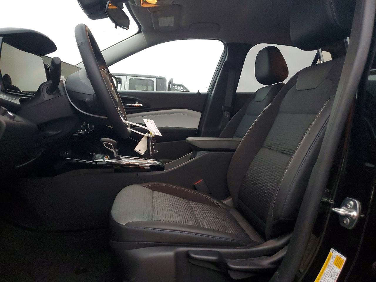 2025 CHEVROLET TRAX 1LT photo 7