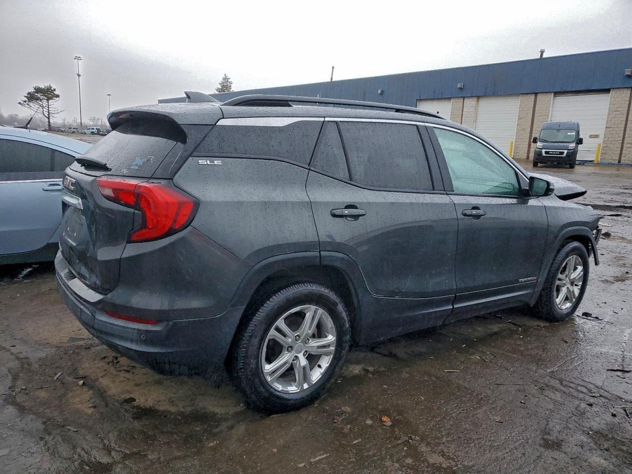 2019 GMC TERRAIN SLE photo 3