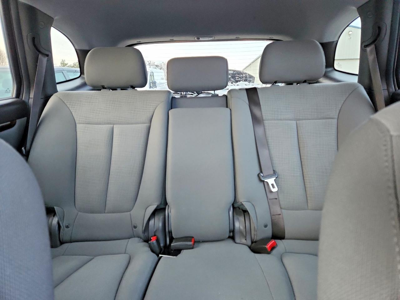 2010 HYUNDAI SANTA FE GLS photo 10