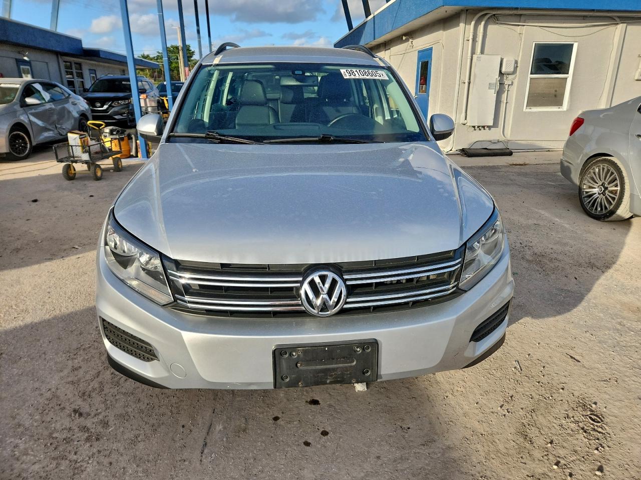 2017 VOLKSWAGEN TIGUAN S photo 5