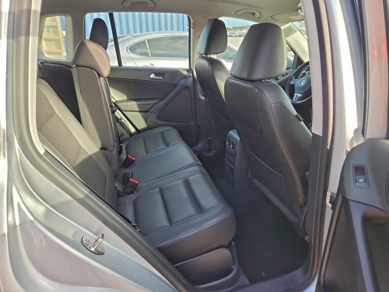 2017 VOLKSWAGEN TIGUAN S photo 11