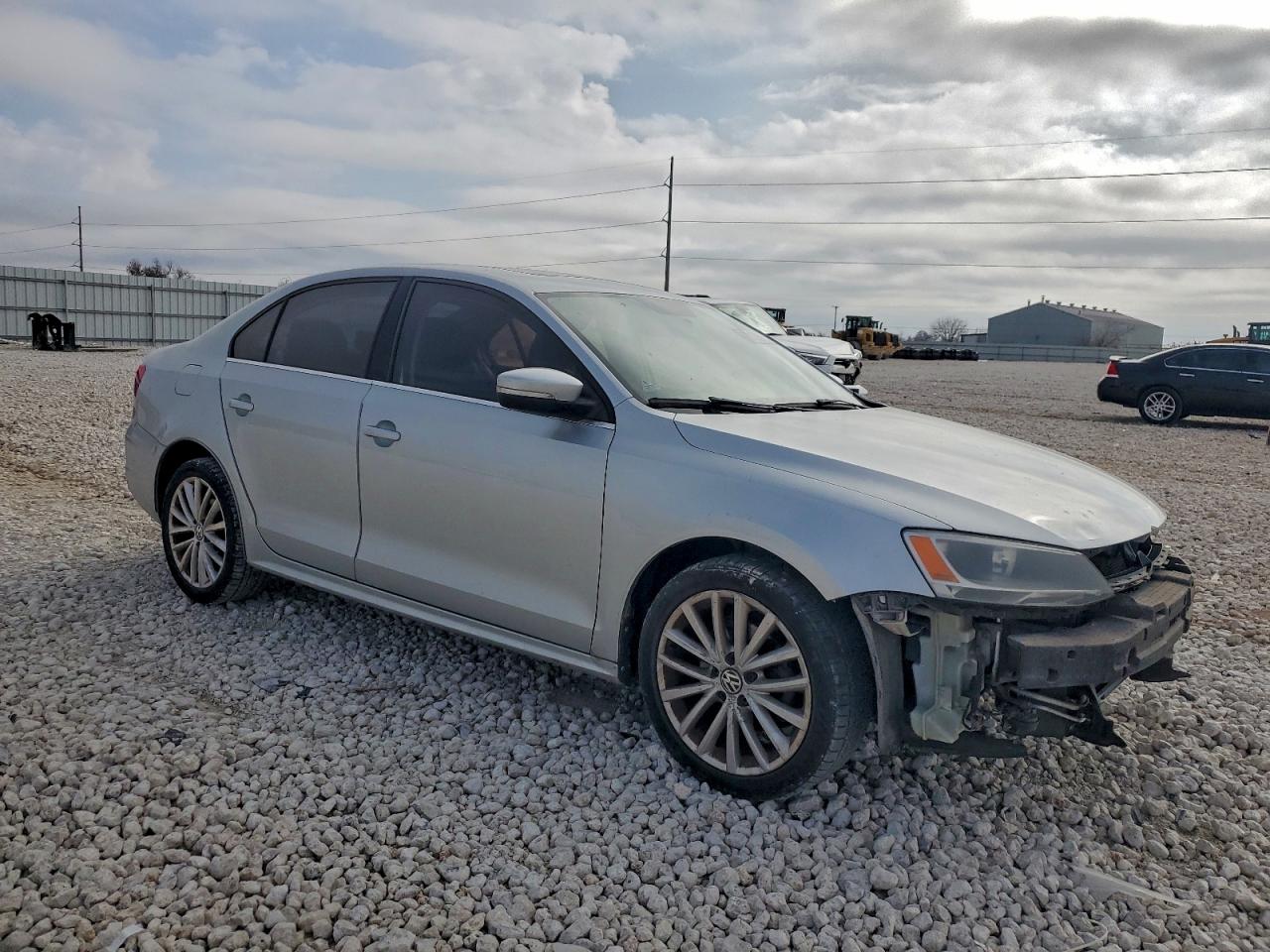 2011 VOLKSWAGEN JETTA SEL photo 4