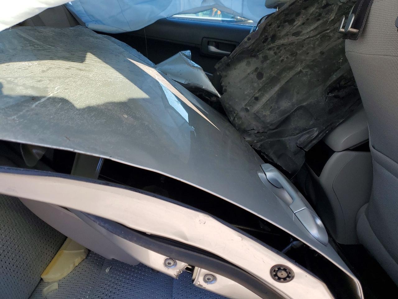 2012 TOYOTA CAMRY BASE photo 12