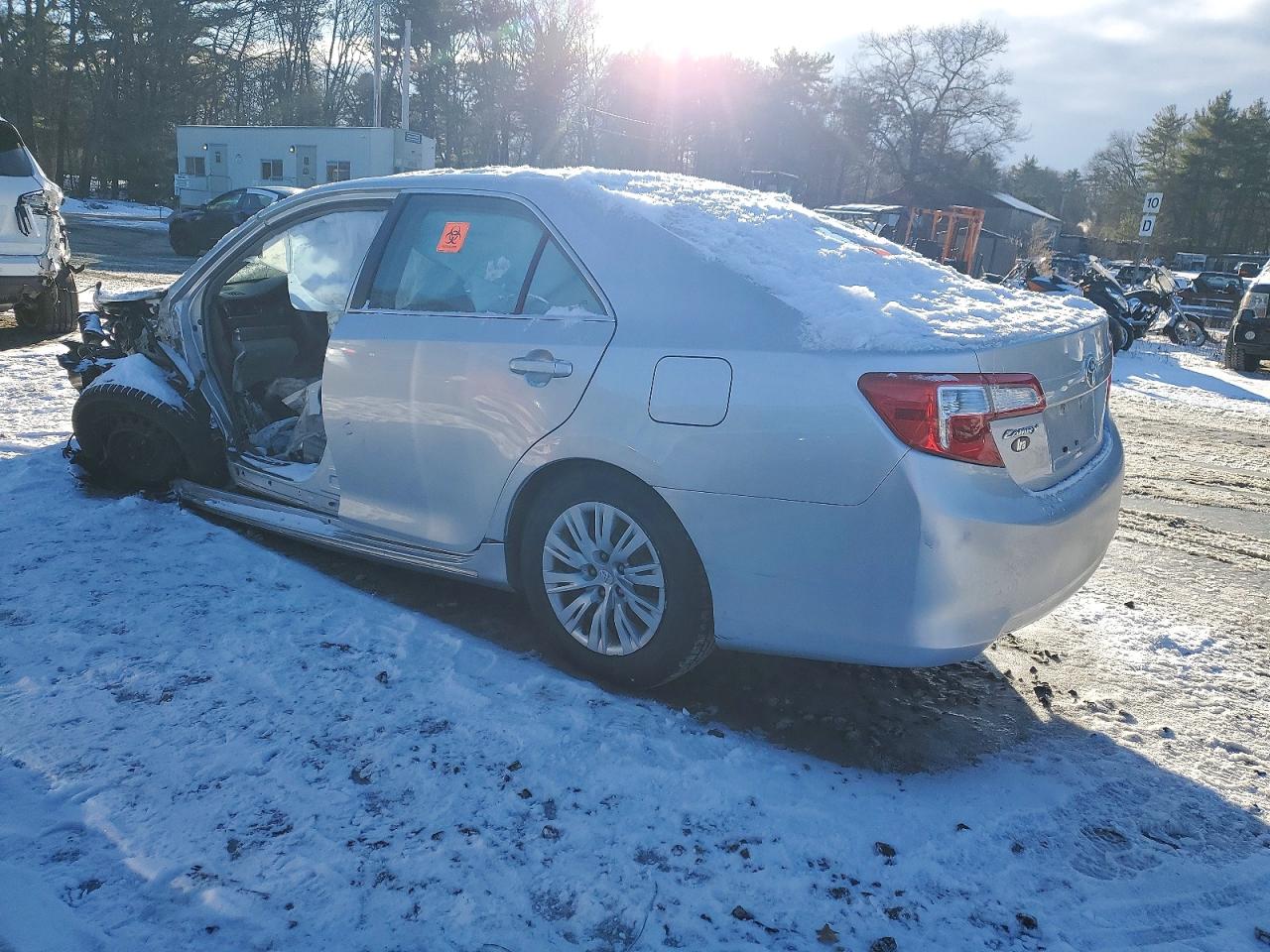 2012 TOYOTA CAMRY BASE photo 2