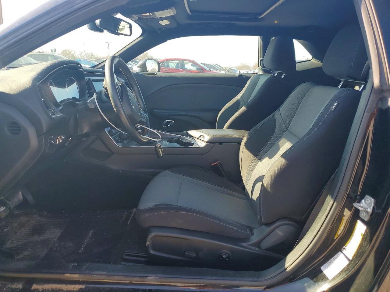 2016 DODGE CHALLENGER SXT photo 7