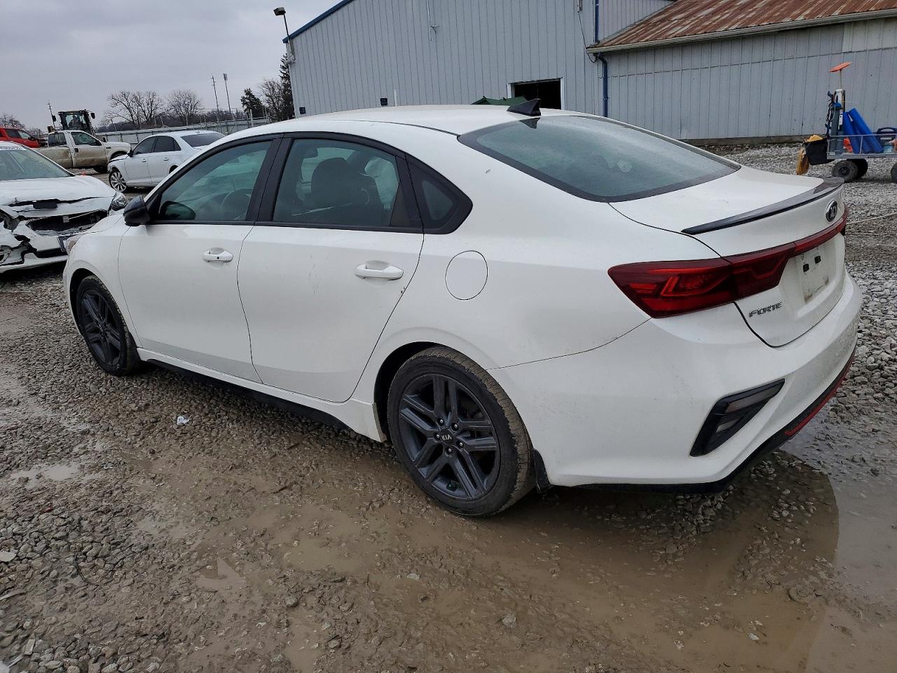 2021 KIA FORTE GT LINE photo 2