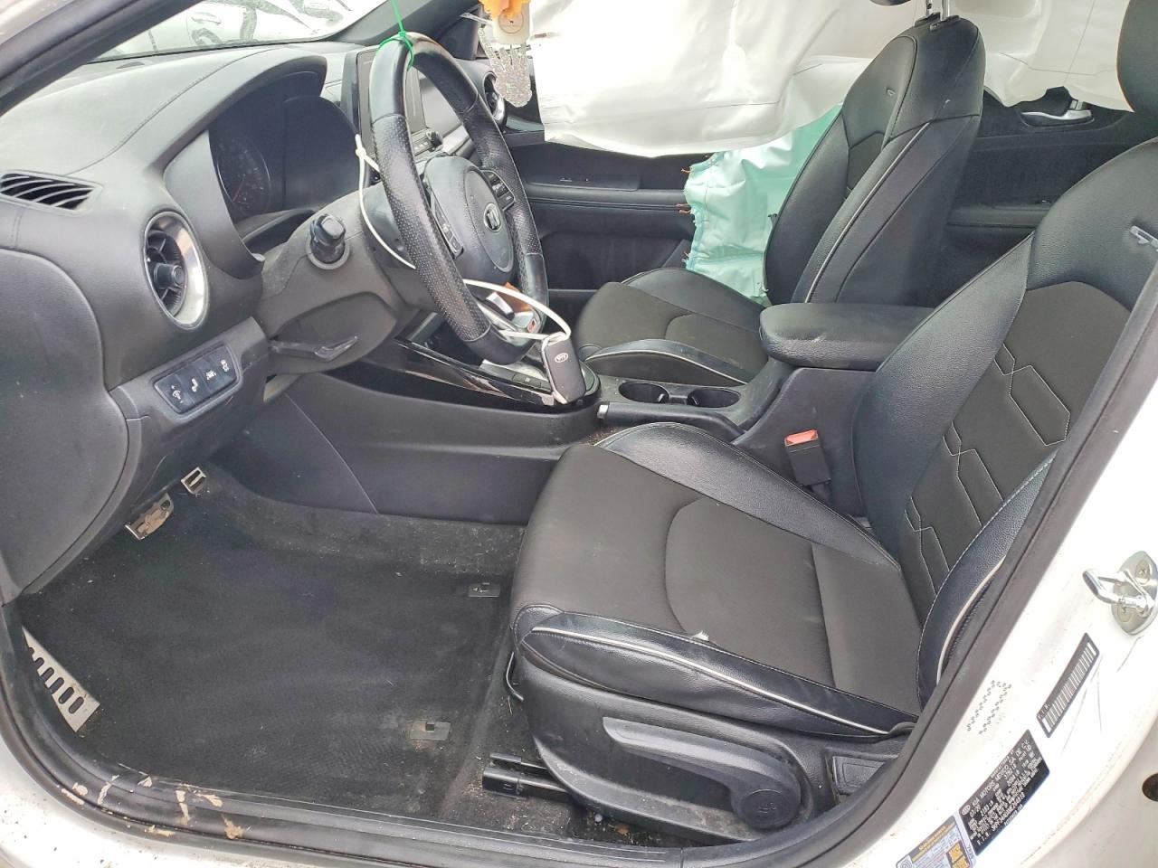 2021 KIA FORTE GT LINE photo 7