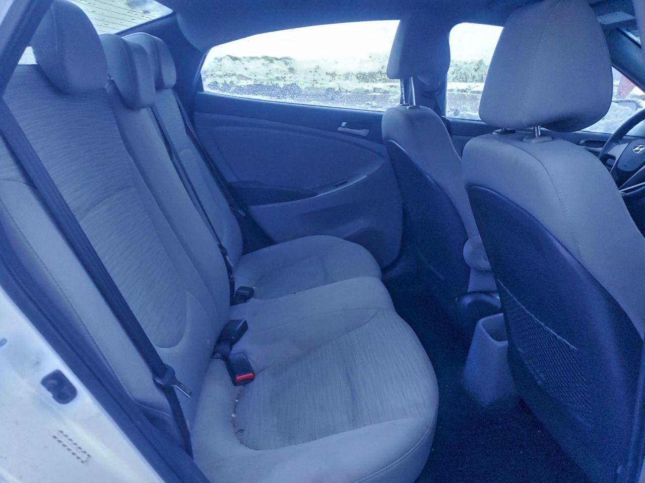 2016 HYUNDAI ACCENT SE photo 10