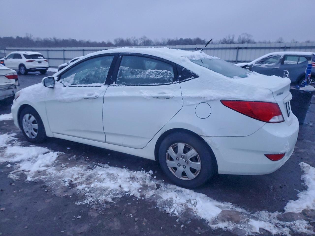2016 HYUNDAI ACCENT SE photo 2