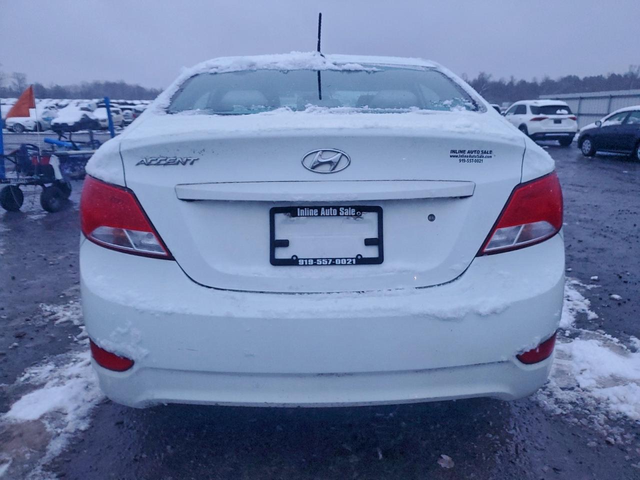 2016 HYUNDAI ACCENT SE photo 6
