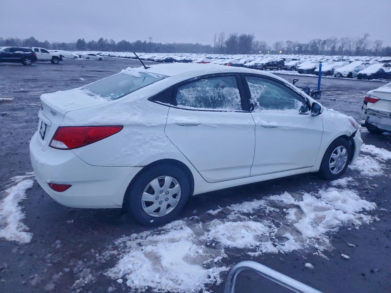 2016 HYUNDAI ACCENT SE photo 3