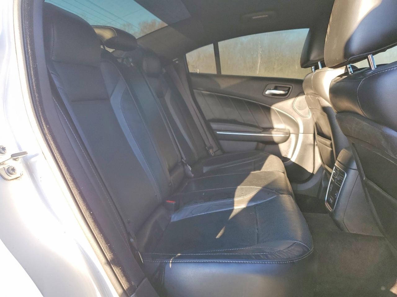 2016 DODGE CHARGER SXT photo 10