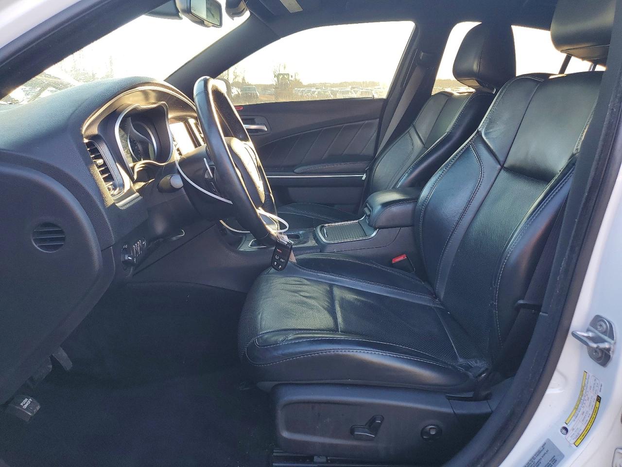 2016 DODGE CHARGER SXT photo 7