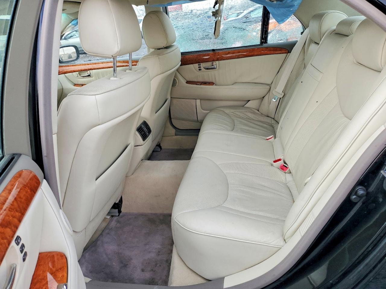 2004 LEXUS LS 430 photo 10