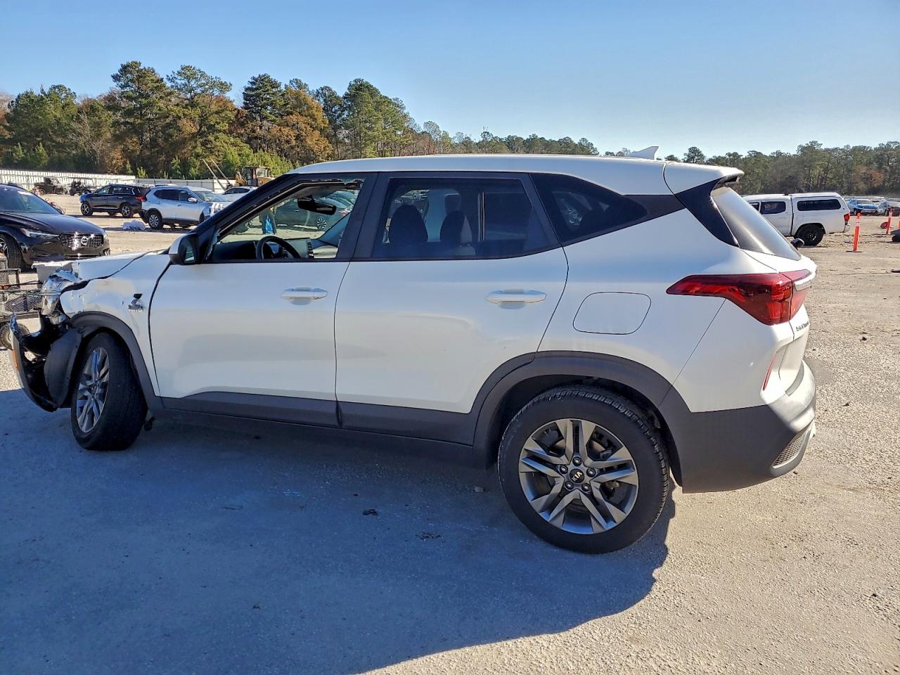 2021 KIA SELTOS LX photo 2