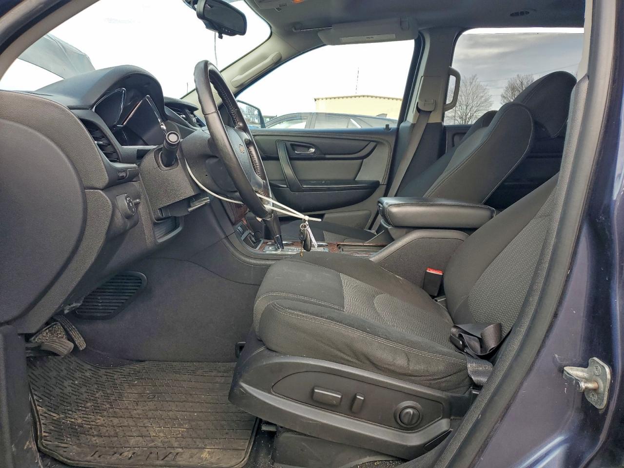 2014 CHEVROLET TRAVERSE LT photo 7