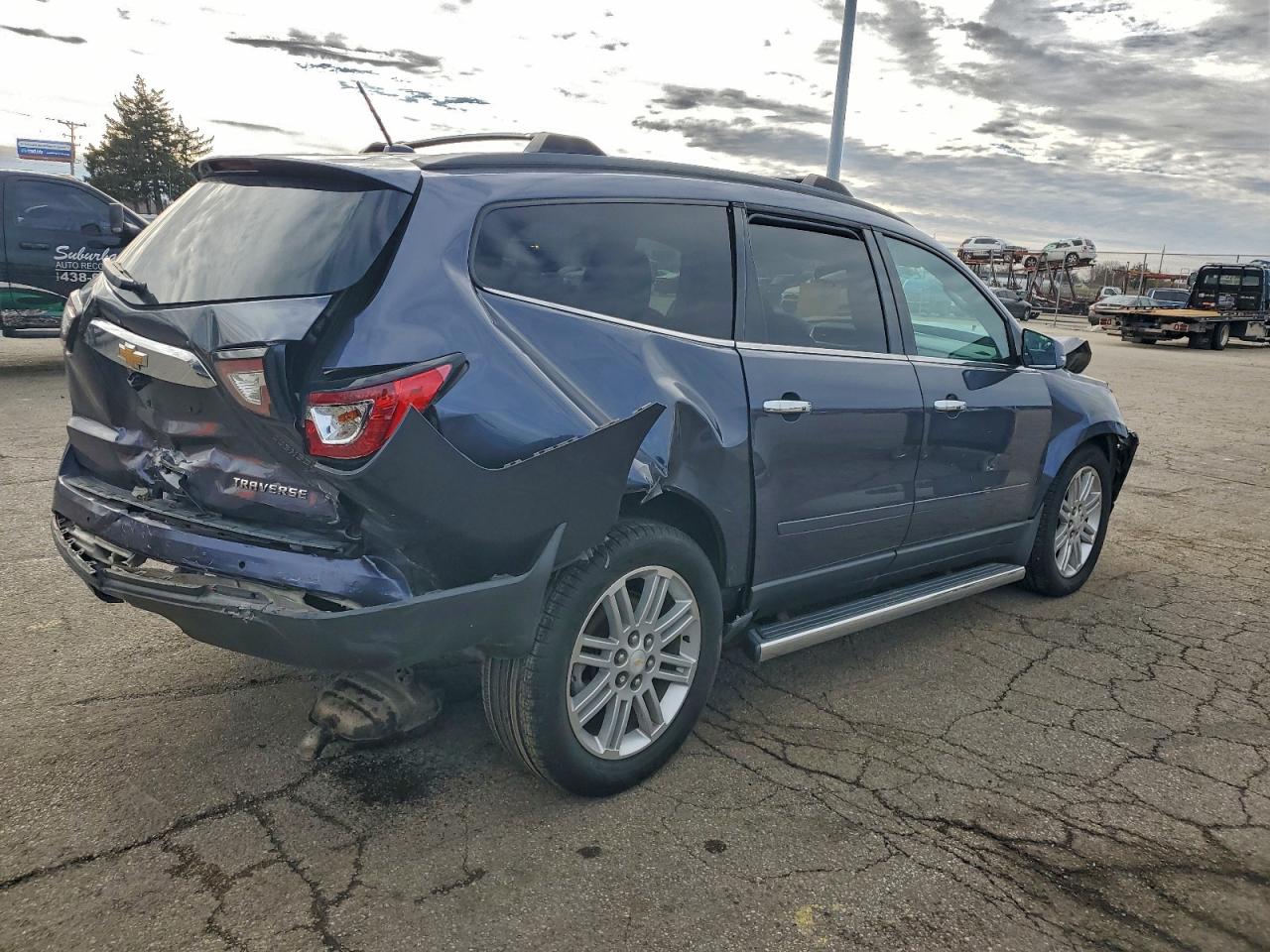 2014 CHEVROLET TRAVERSE LT photo 3