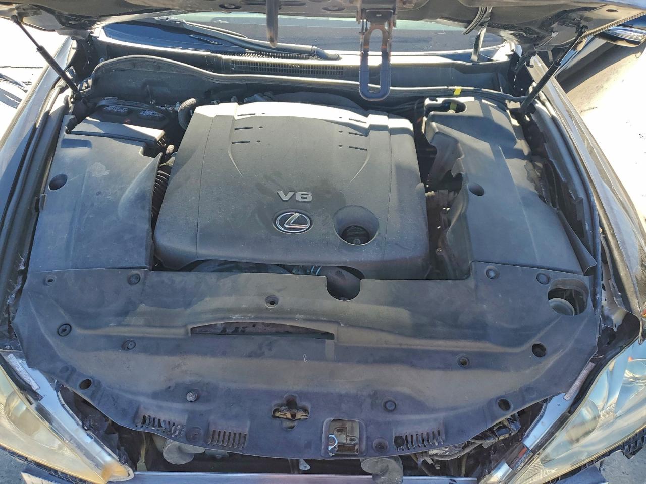 2010 LEXUS IS 250 photo 11