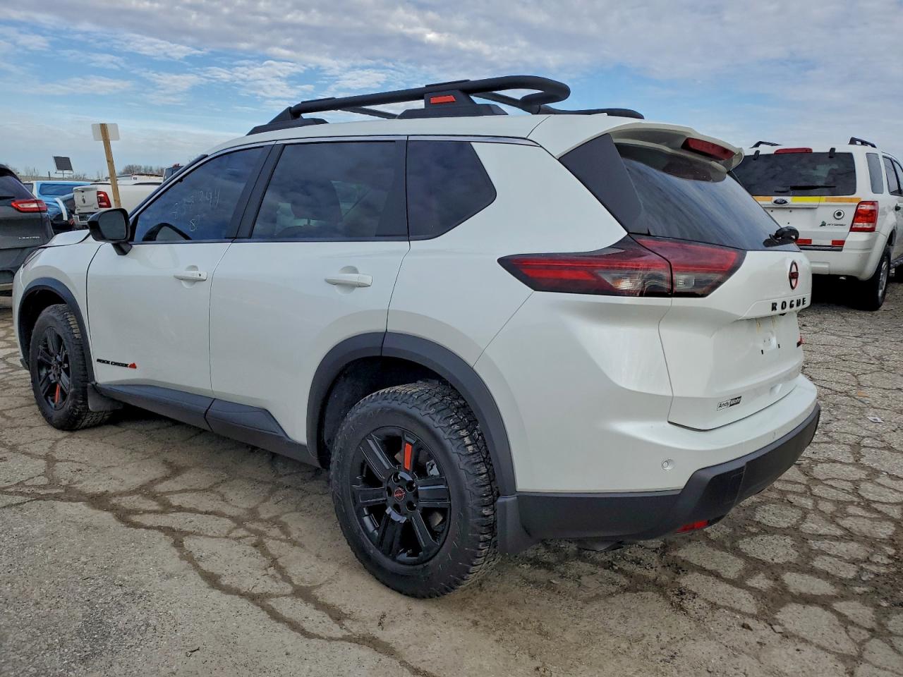 2025 NISSAN ROGUE SV photo 2