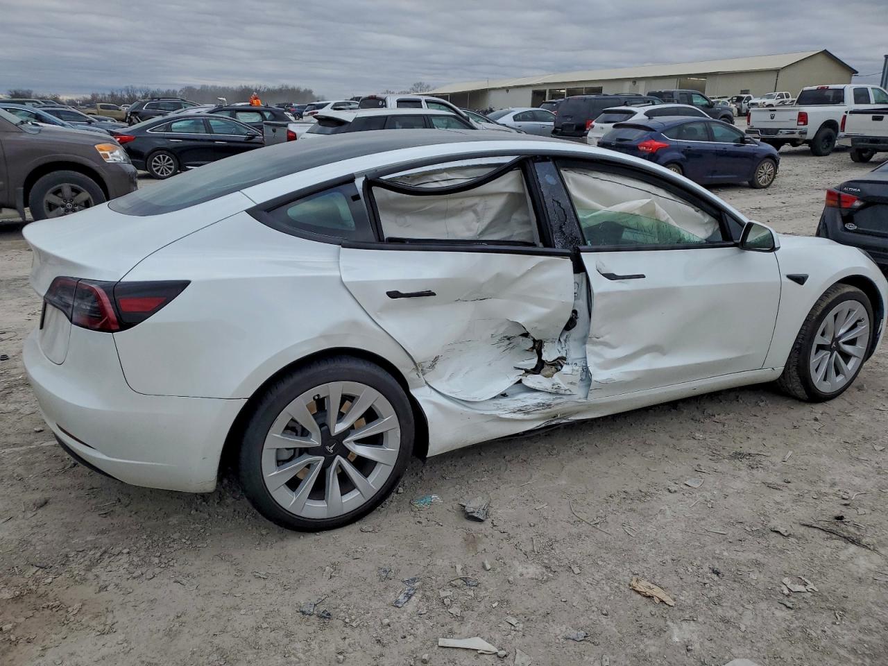 2023 TESLA MODEL 3 photo 3