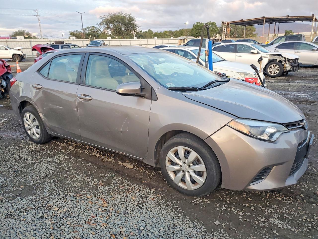2016 TOYOTA COROLLA L photo 4