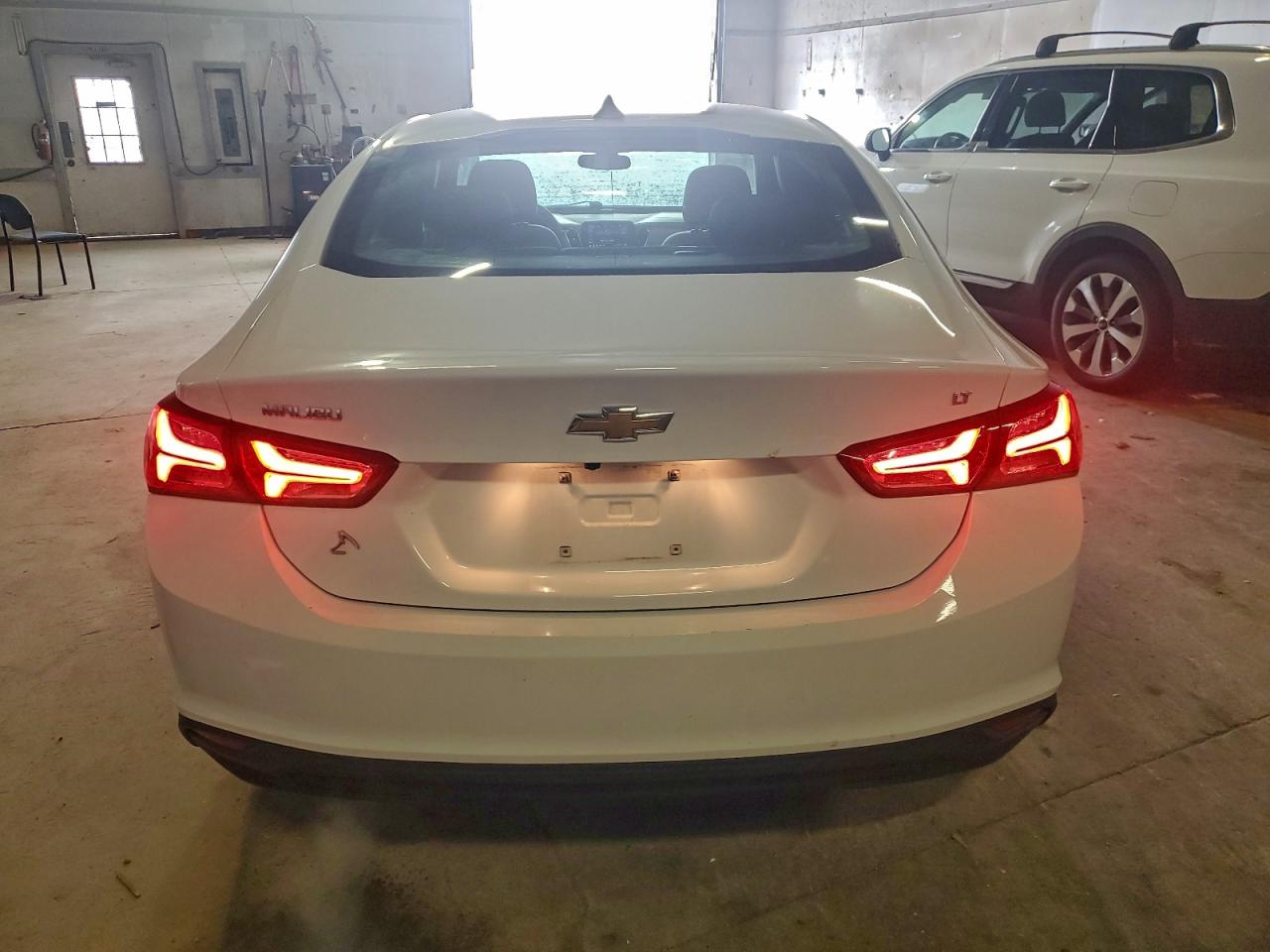 2022 CHEVROLET MALIBU LT photo 6