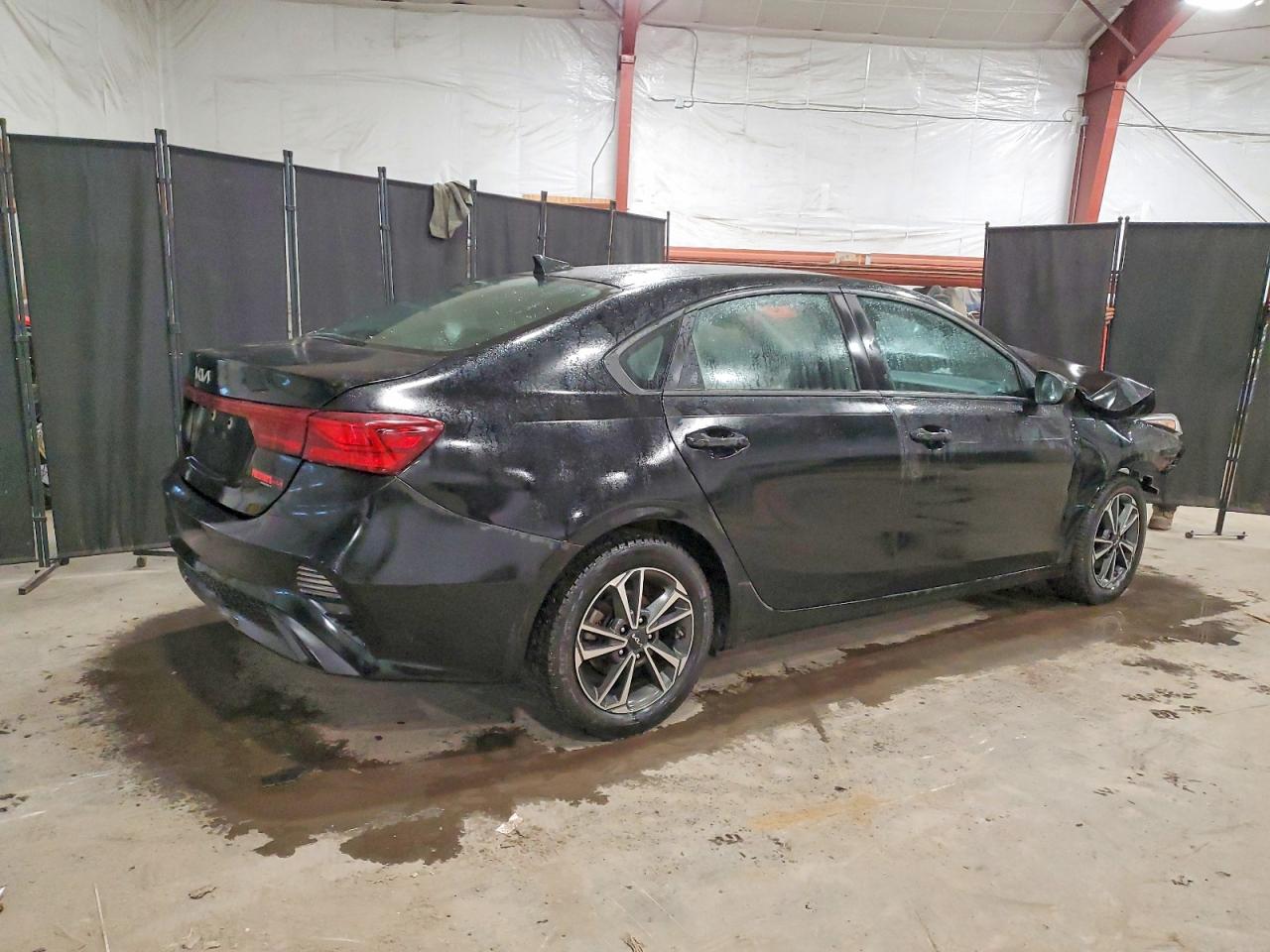 2023 KIA FORTE LX photo 3