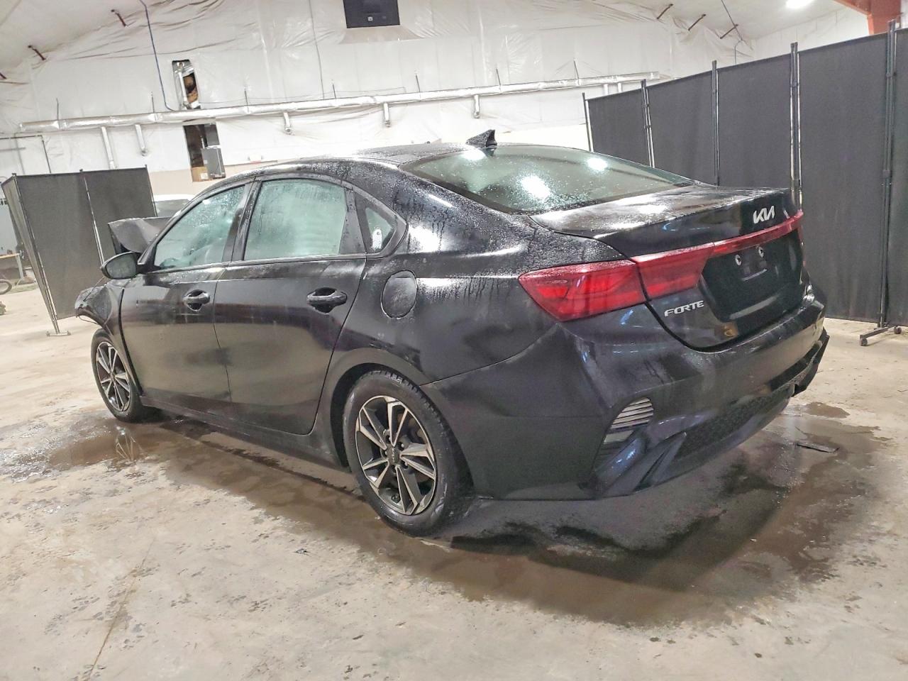 2023 KIA FORTE LX photo 2