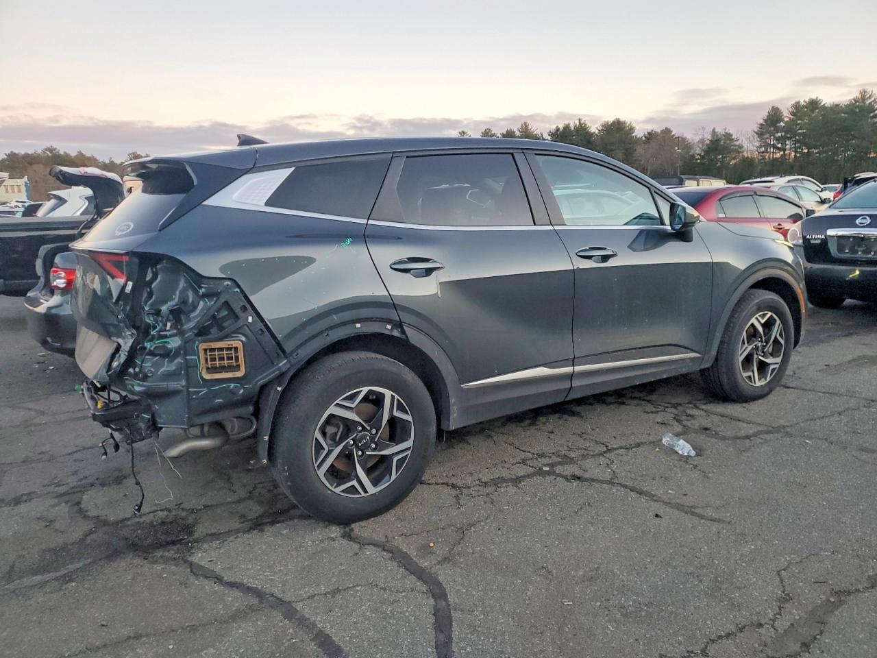 2023 KIA SPORTAGE LX photo 3