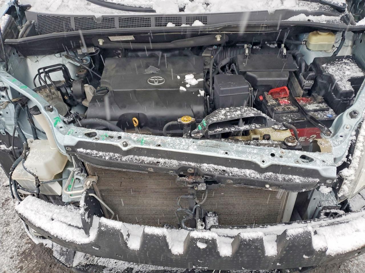 2016 TOYOTA SIENNA XLE photo 12