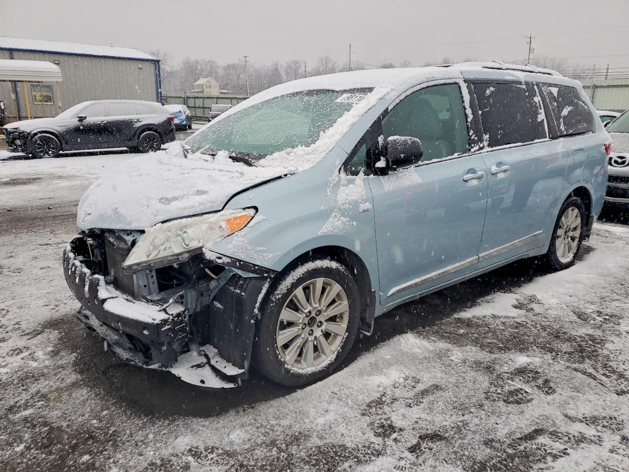 2016 TOYOTA SIENNA