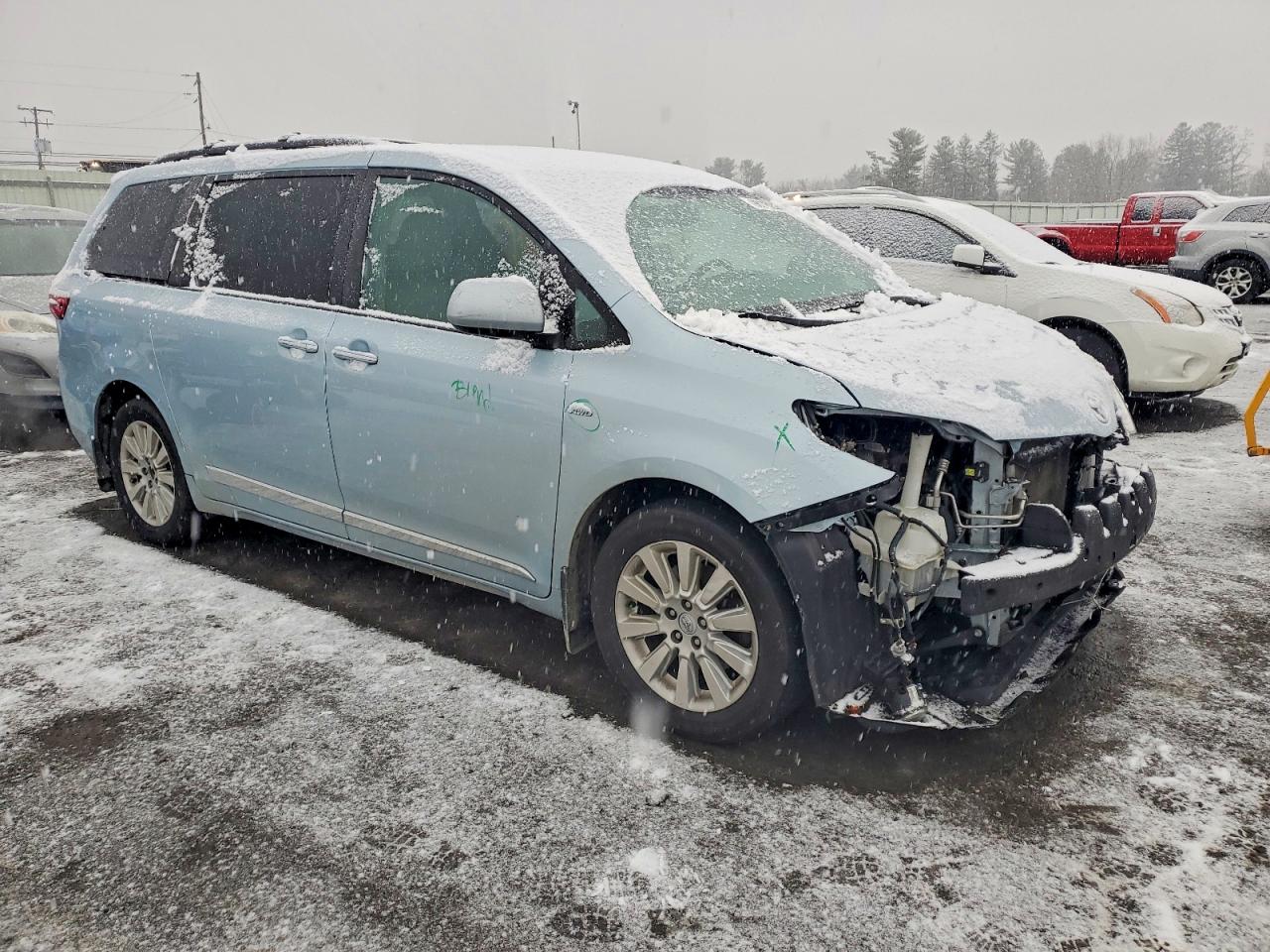 2016 TOYOTA SIENNA XLE photo 4