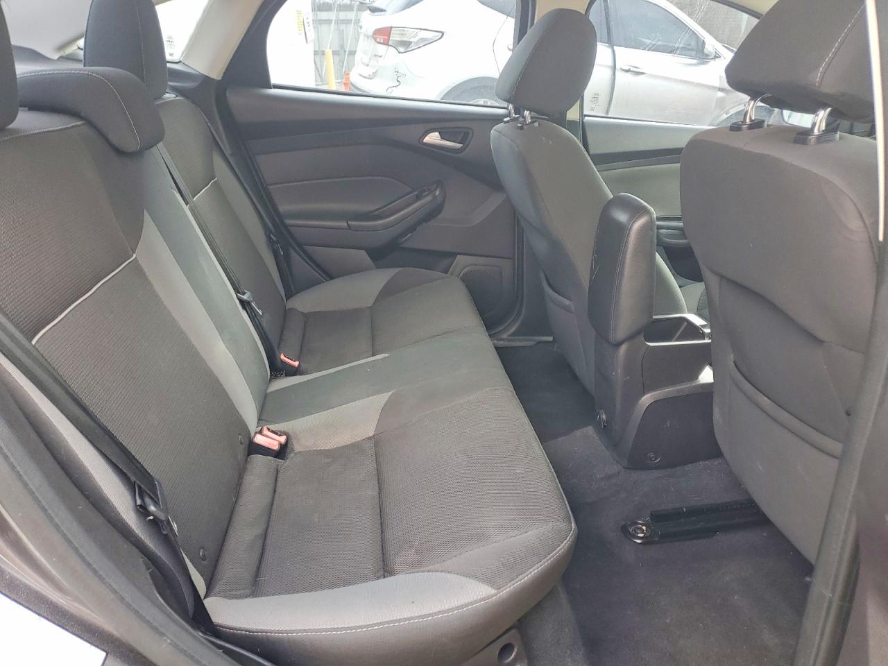 2014 FORD FOCUS SE photo 10
