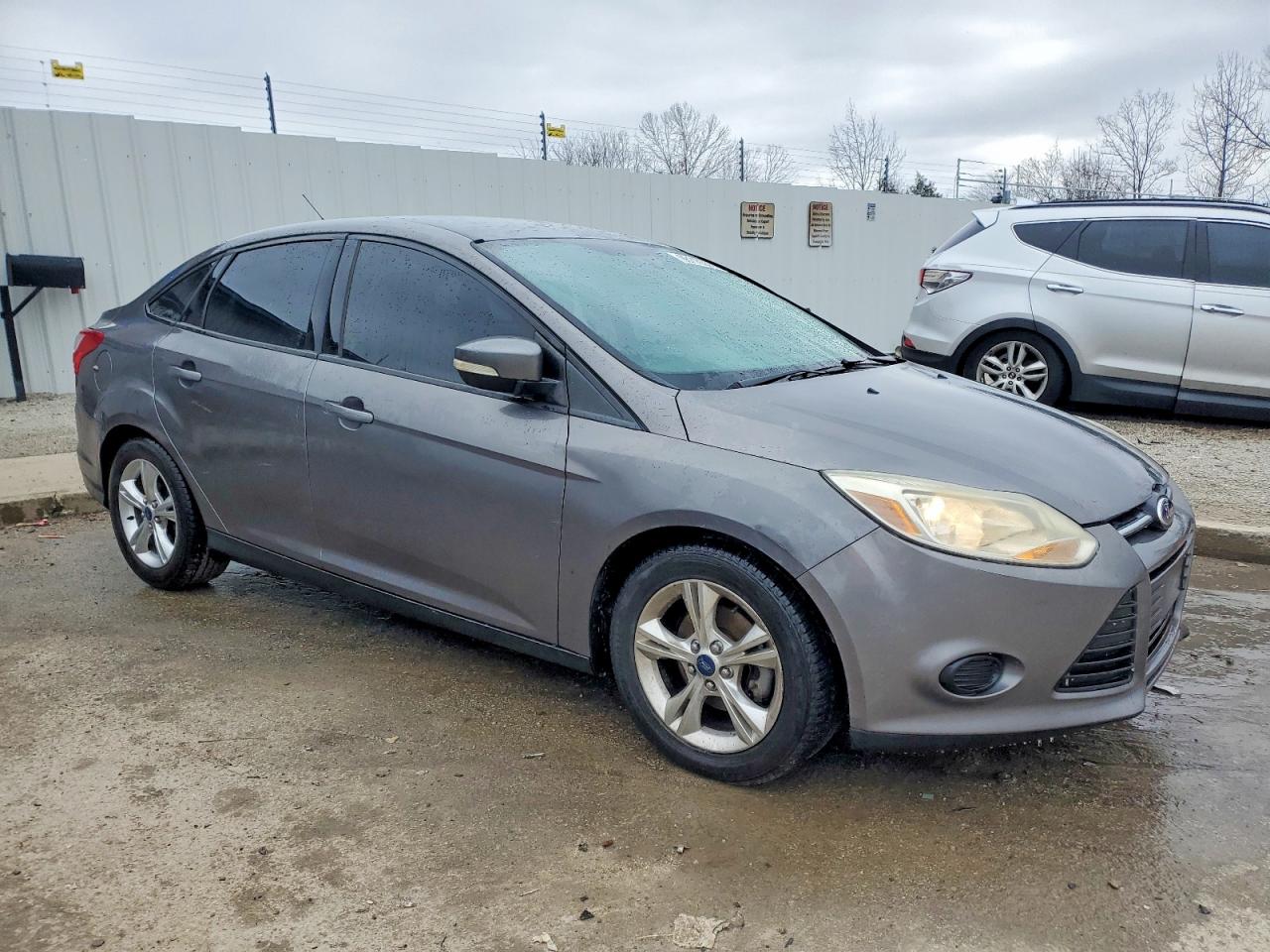 2014 FORD FOCUS SE photo 4